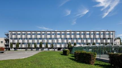 Des solutions Saint-Gobain pour la décarbonation de Schneider Electric